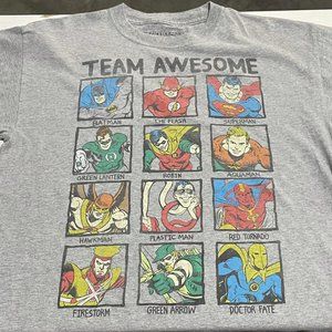 kids team awesome vintage style DC superheros shirt boys large